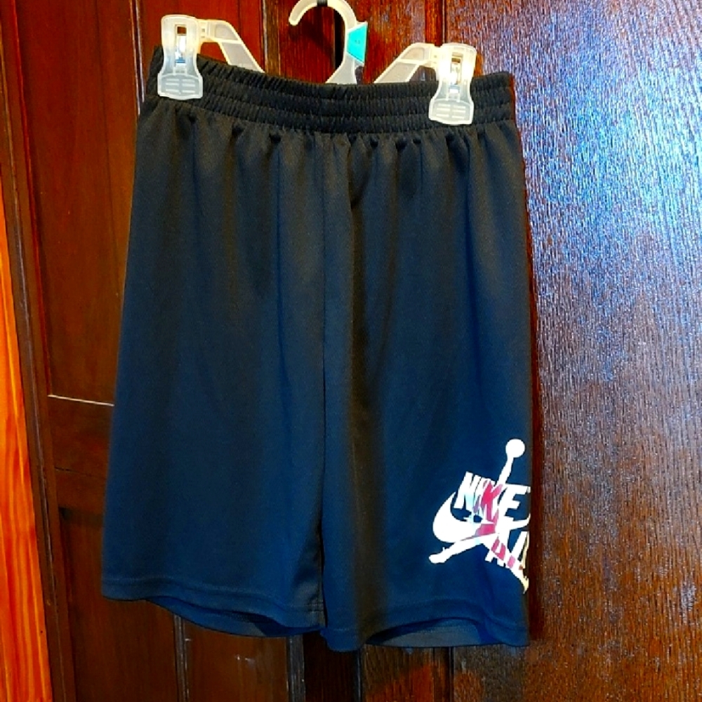 Boys Nike Air Jordan black Shorts size Medium